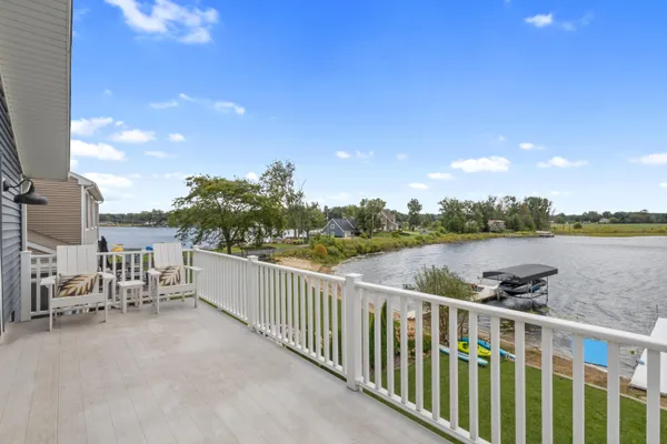 $725,000 | 1009 Treasure Island Drive, Mattawan, MI 49071