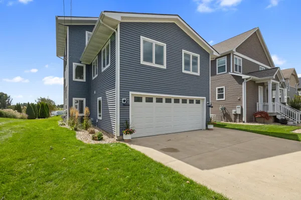 $725,000 | 1009 Treasure Island Drive, Mattawan, MI 49071