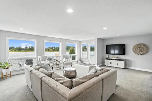 $725,000 | 1009 Treasure Island Drive, Mattawan, MI 49071