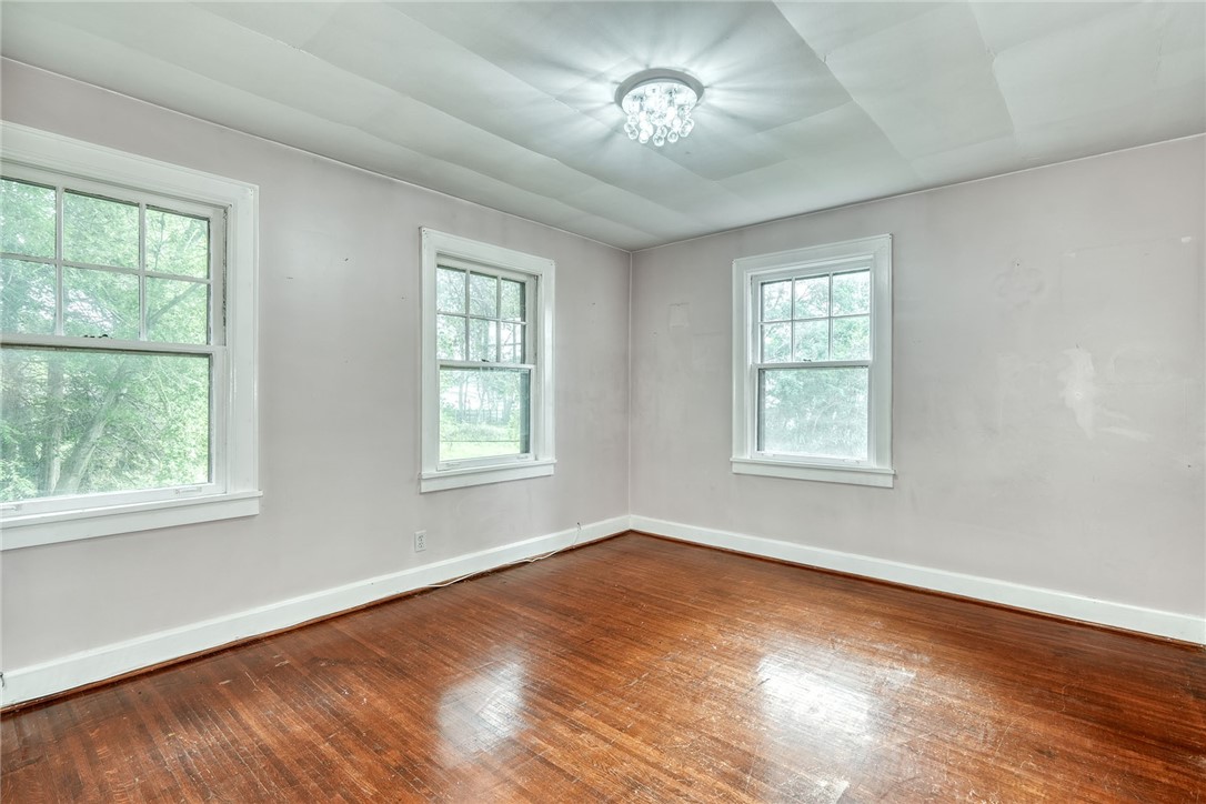 362 Embury Road Penfield, NY 14625 - Photo 22 of 44 PRIMARY BEDROOM