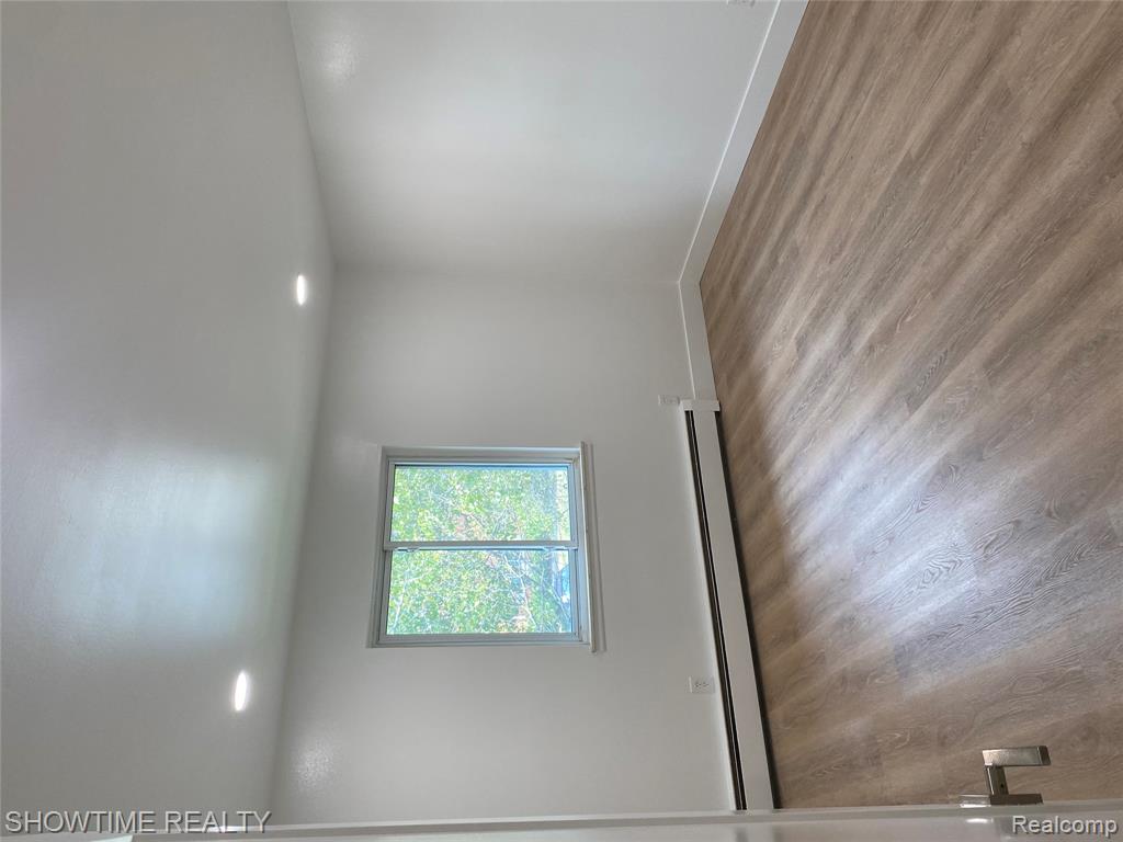 805 Plate Street, Unit 207 Rochester, MI 48307 - Photo 7 of 8 Gallery Image 7