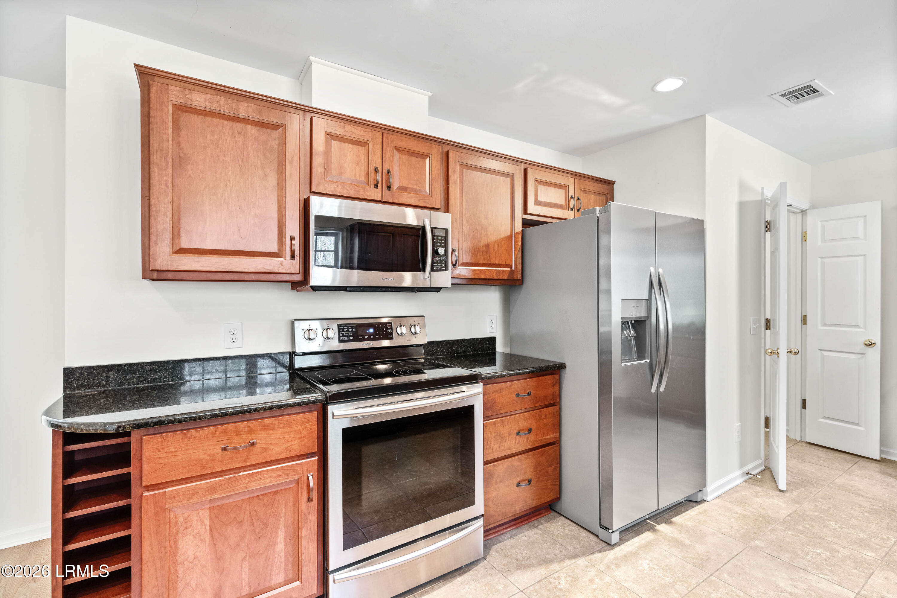 97 Ridgeland Lakes Drive Ridgeland, SC 29936 - Photo 13 of 33 97 Ridgeland Lakes-26