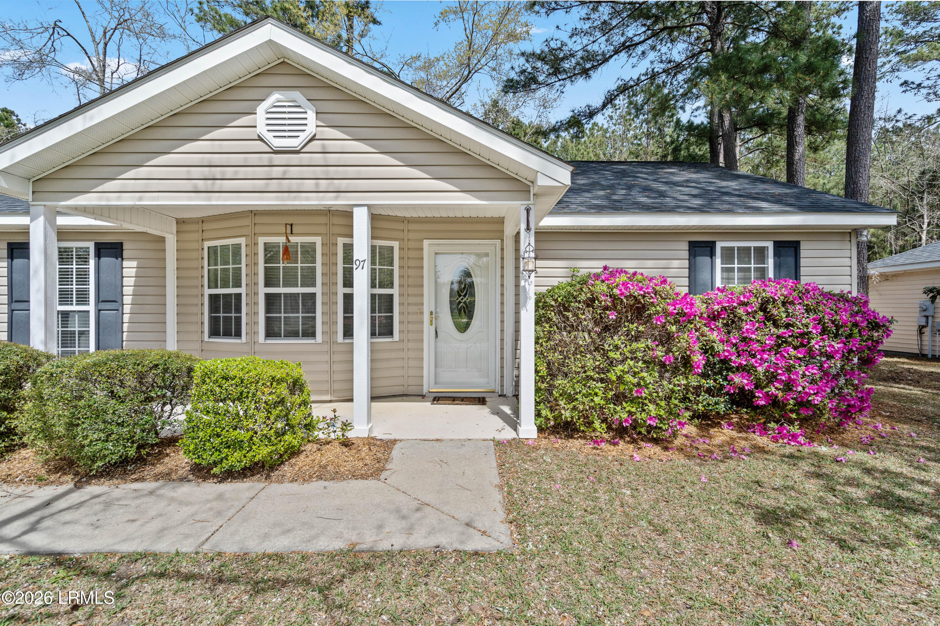 97 Ridgeland Lakes Drive Ridgeland, SC 29936 - Photo 3 of 33 97 Ridgeland Lakes-6