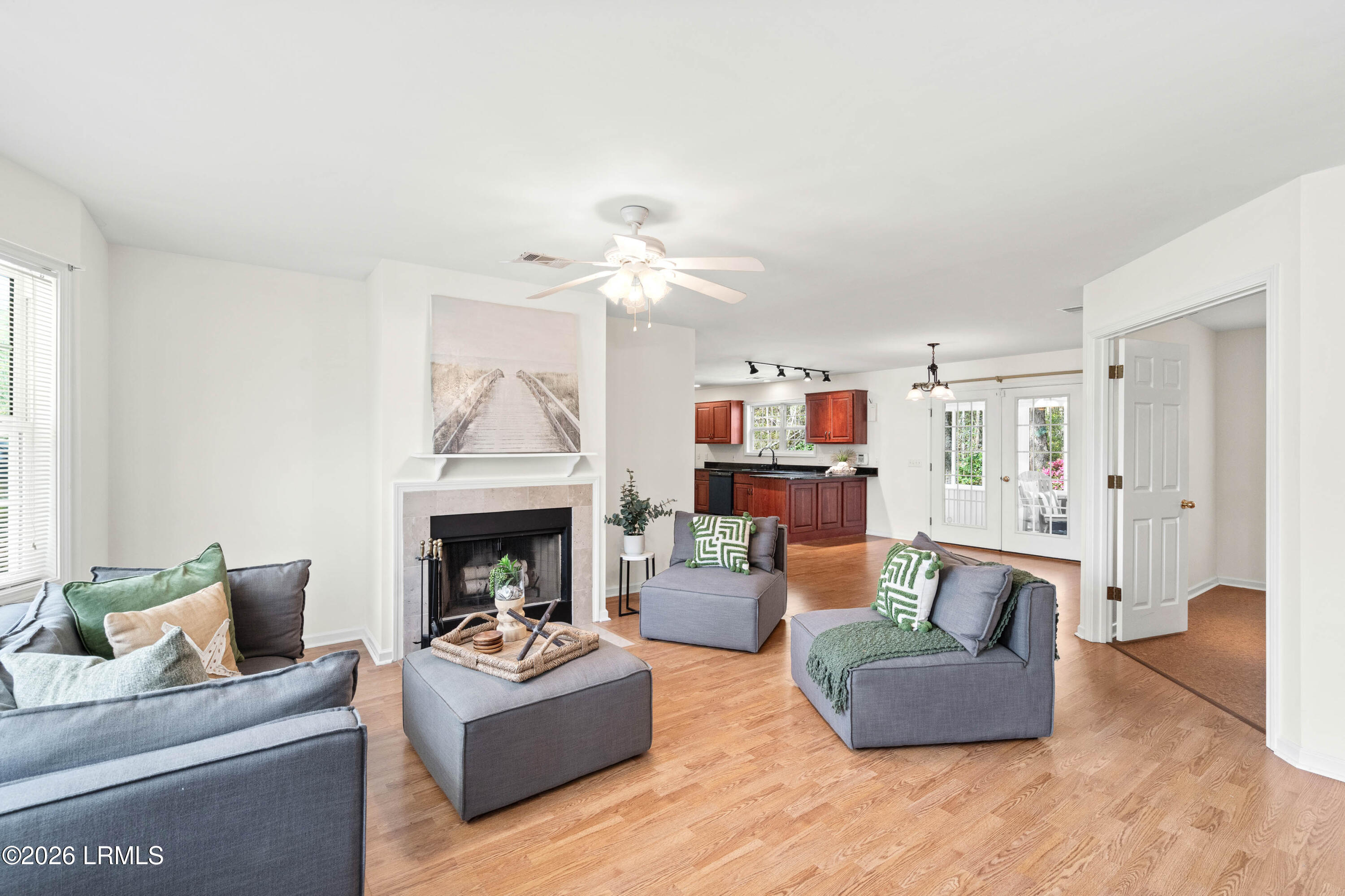 97 Ridgeland Lakes Drive Ridgeland, SC 29936 - Photo 4 of 33 97 Ridgeland Lakes-10