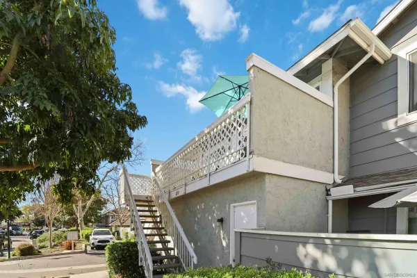 a building view with outdoor space