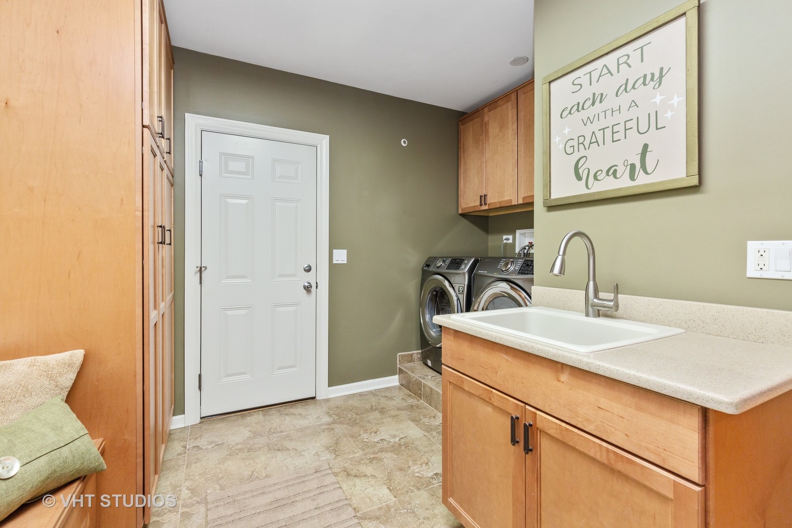 25287 Wren Road Tower Lakes, IL 60010 - Photo 21 of 51 a bathroom with a sink and a mirror