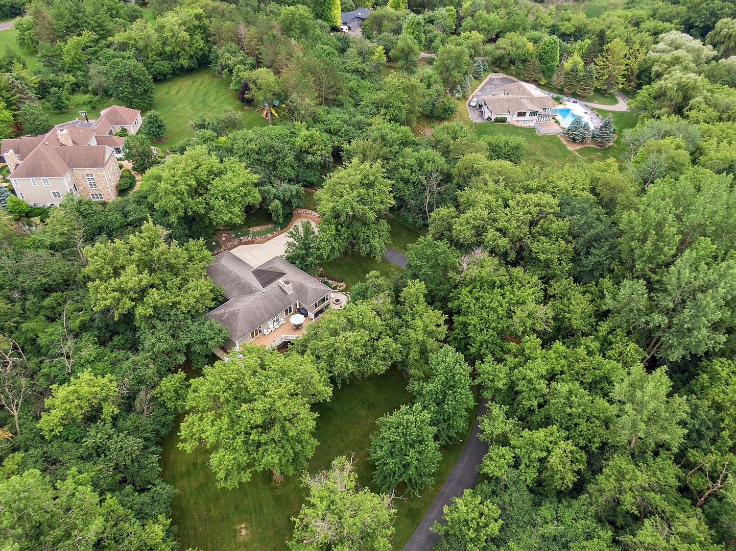 25287 Wren Road Tower Lakes, IL 60010 - Photo 39 of 51 an aerial view of a house with a yard