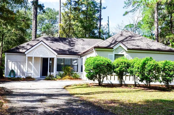 $2,150 | 7760 Southwest 47th Lane, Gainesville, FL 32608