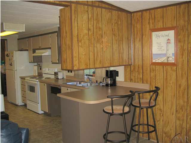 4308 Audiss Road Milton, FL 32583 - Photo 5 of 24 Breakfast Bar
