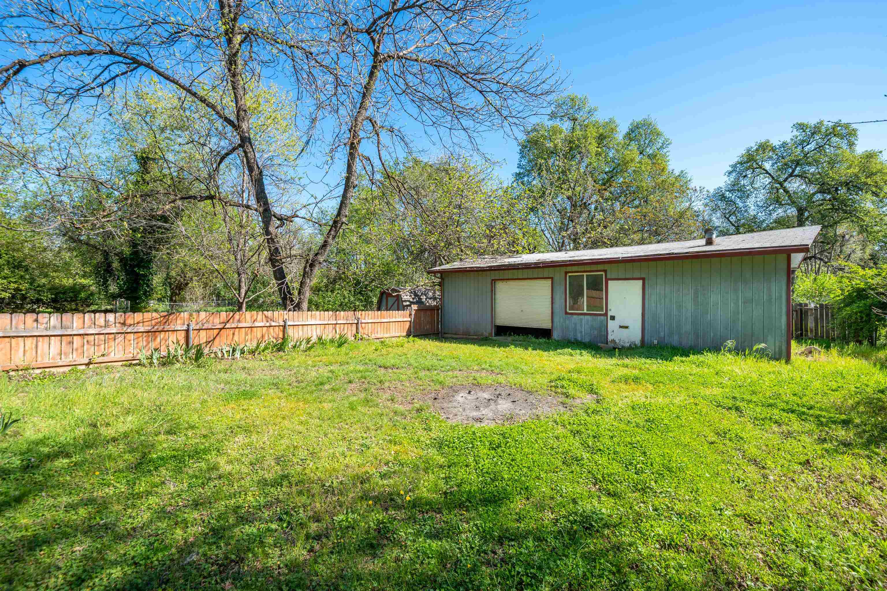 3081 Henderson Road Redding, CA 96002 - Photo 28 of 38