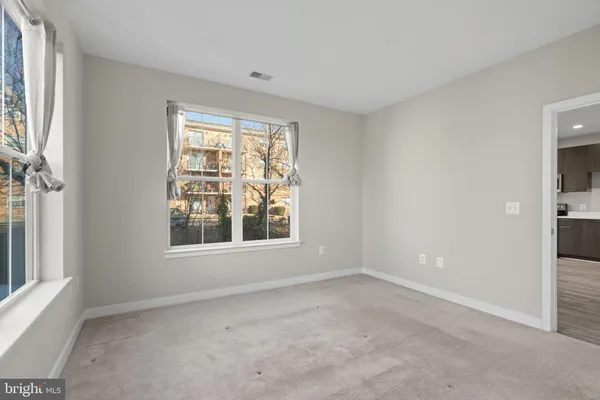 $519,999 | 989 South Buchanan Street, Unit 312, Arlington, VA 22204