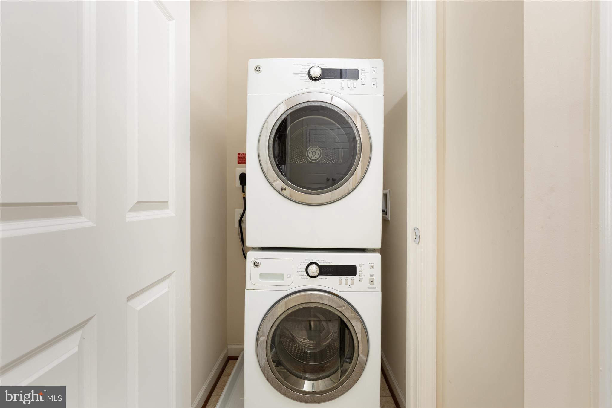 109 Splendor Garden Way Stephenson, VA 22656 - Photo 27 of 58 a utility room with dryer and washer