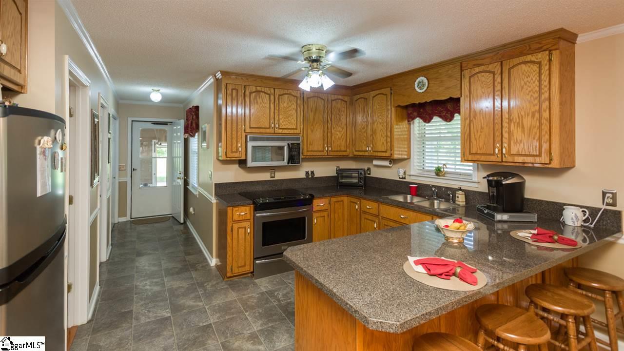 206 Roper Road Piedmont, SC 29673 - Photo 7 of 36 Gallery Image 7
