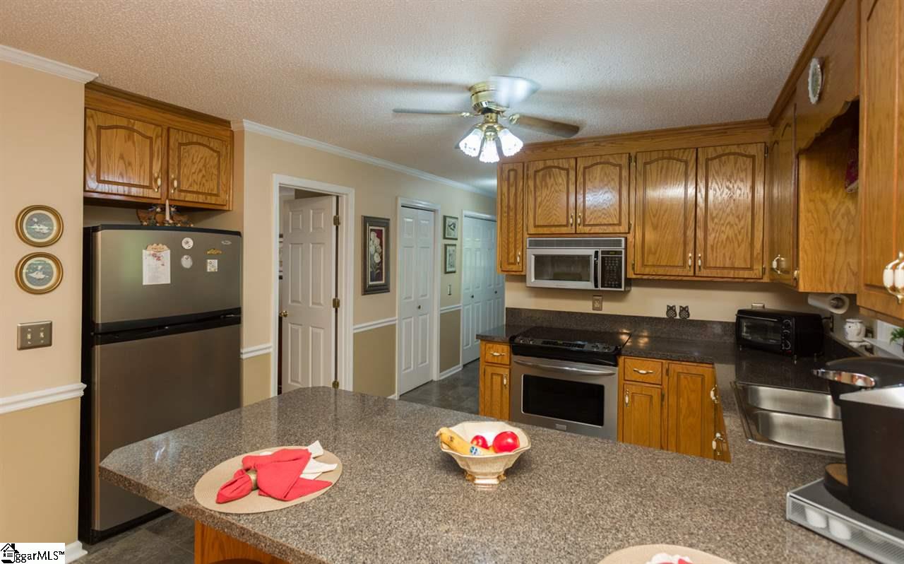 206 Roper Road Piedmont, SC 29673 - Photo 8 of 36 Gallery Image 8