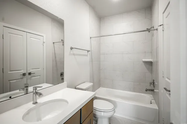 $799,990 | 208 Lilac Tree Court, Willis, TX 77318