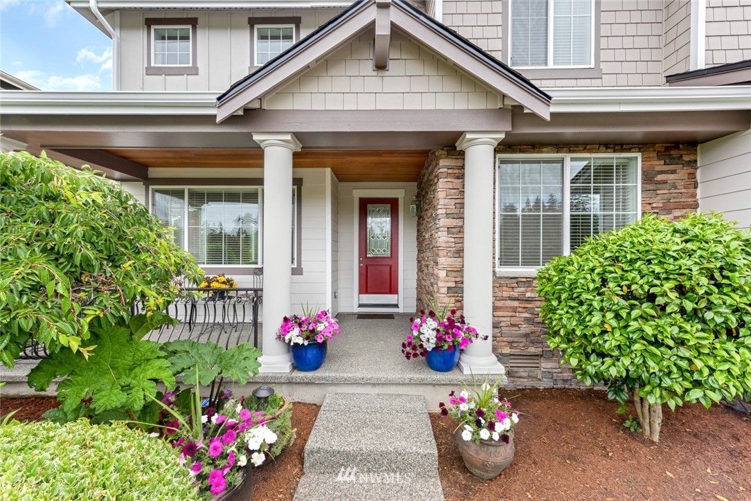 21909 39th Drive Southeast Bothell, WA 98021 - Photo 3 of 26 a front view of a house
