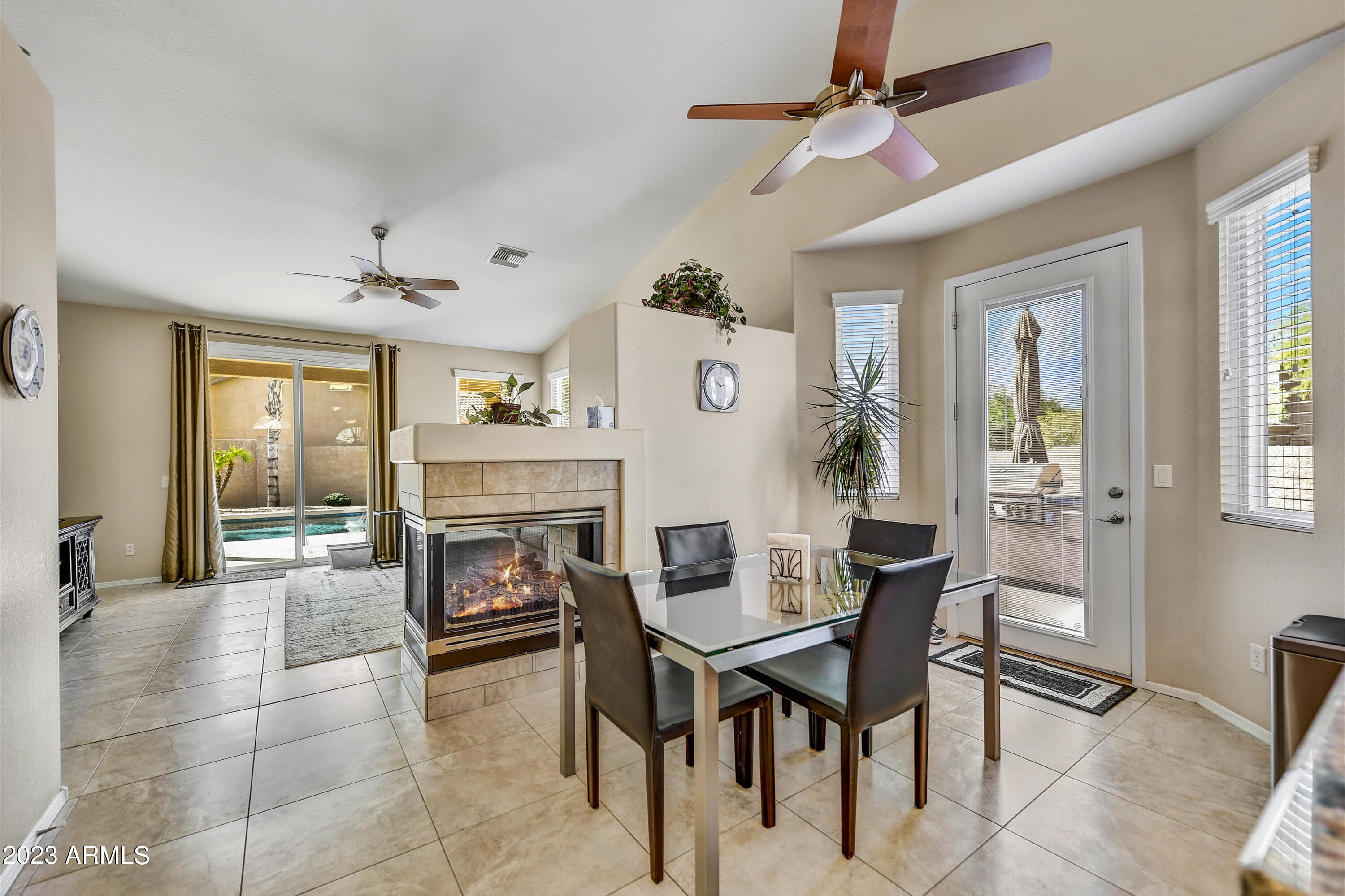 4507 East Rowel Road Phoenix, AZ 85050 - Photo 8 of 15 Eat-in Kitchen