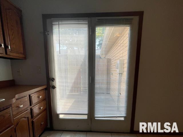 2606 Gaylord Avenue Springfield, IL 62704 - Photo 7 of 12