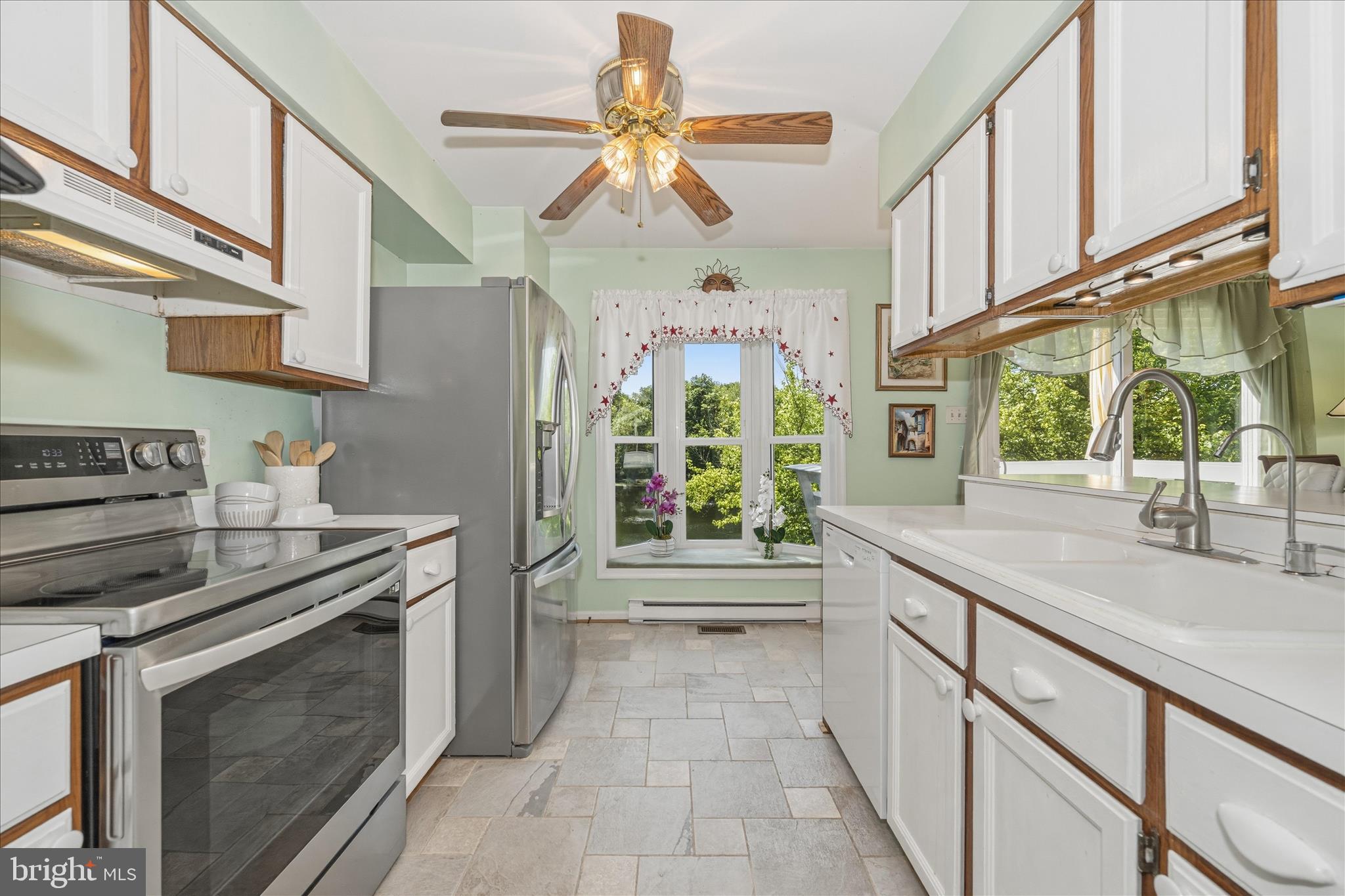 6594 Hemlock Point Road New Market, MD 21774 - Photo 32 of 98 Kitchen