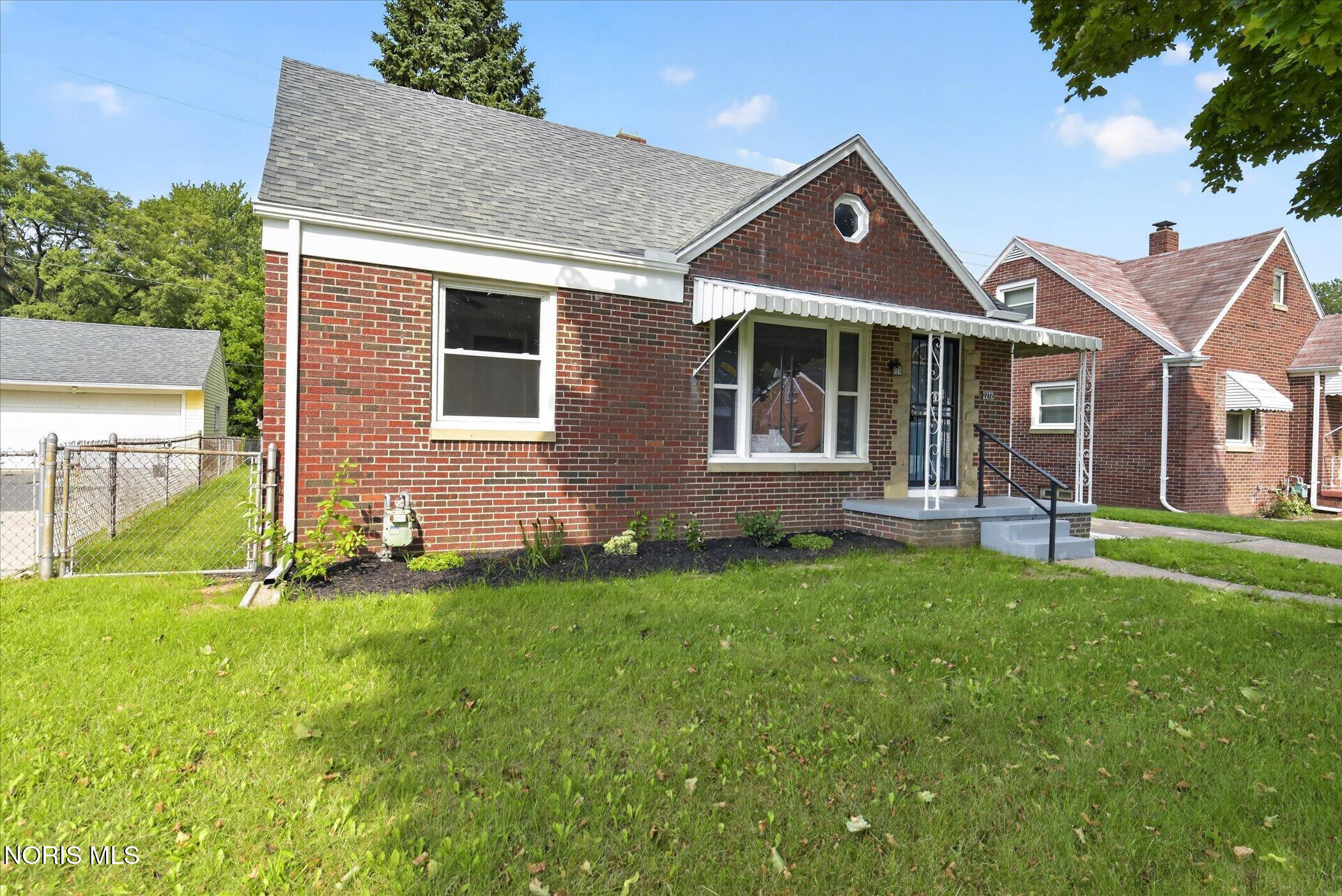 2272 Westmonte Road Toledo, OH 43607 - Photo 2 of 35 Gallery Image 2