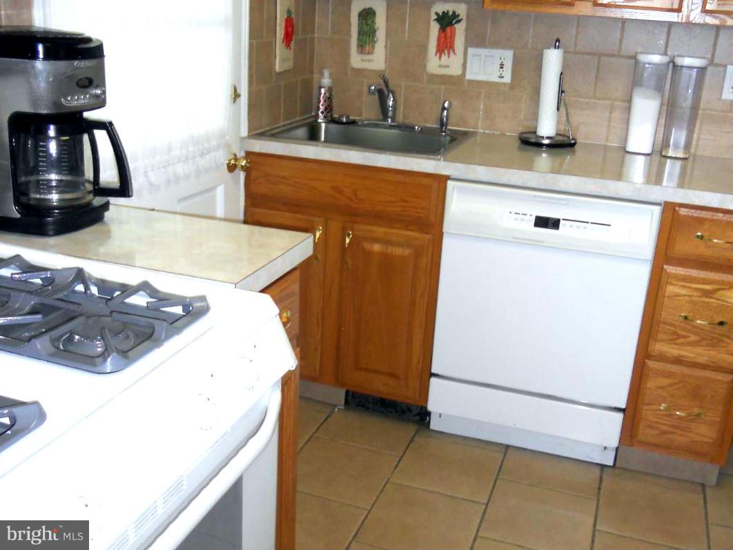 4951 Sargent Road Northeast Washington, DC 20017 - Photo 4 of 25 Kitchen