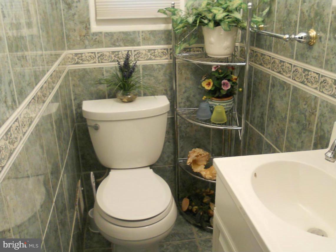 4951 Sargent Road Northeast Washington, DC 20017 - Photo 9 of 25 Bath