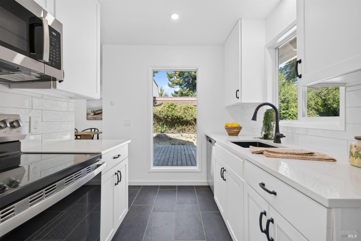 1742 Mission Boulevard Santa Rosa, CA 95409 - Photo 10 of 24
