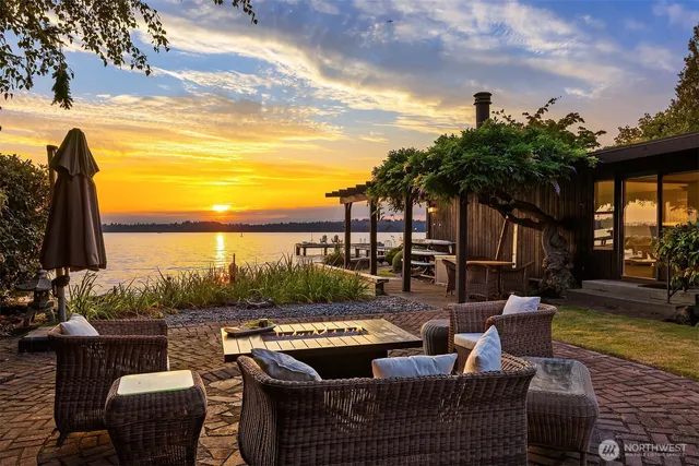 $5,200,000 | 6209 Lake Washington Boulevard Northeast, Kirkland, WA 98033