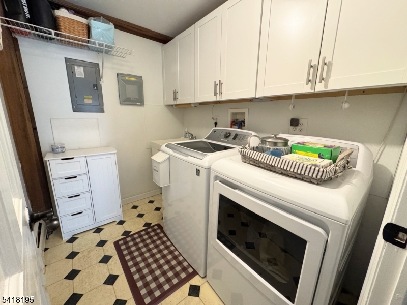 60 Plotts Road Newton, NJ 07860 - Photo 15 of 36 a utility room with dryer and washer