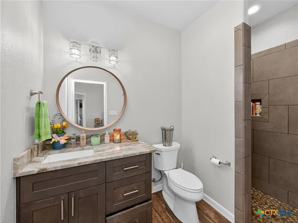 $642,000 | 494 Flash Circle, Luling, TX 78648