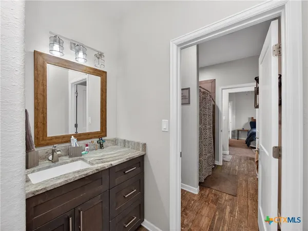 $642,000 | 494 Flash Circle, Luling, TX 78648