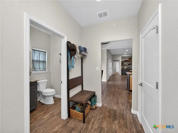 $642,000 | 494 Flash Circle, Luling, TX 78648