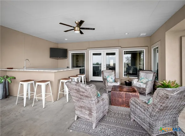 $642,000 | 494 Flash Circle, Luling, TX 78648
