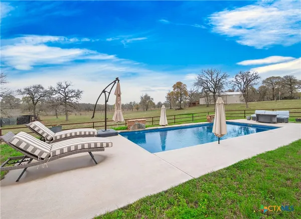 $642,000 | 494 Flash Circle, Luling, TX 78648