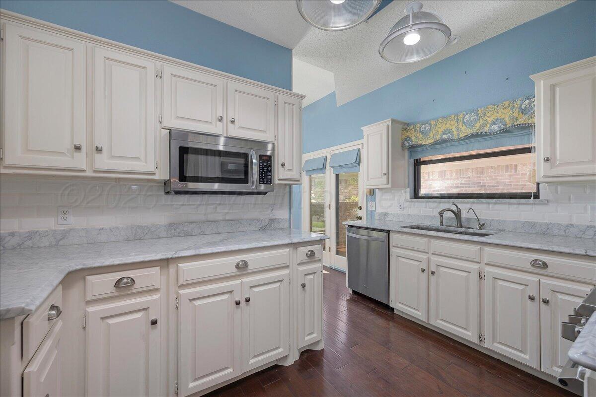 4102 Stony Point Amarillo, TX 79121 - Photo 5 of 28 Kitchen