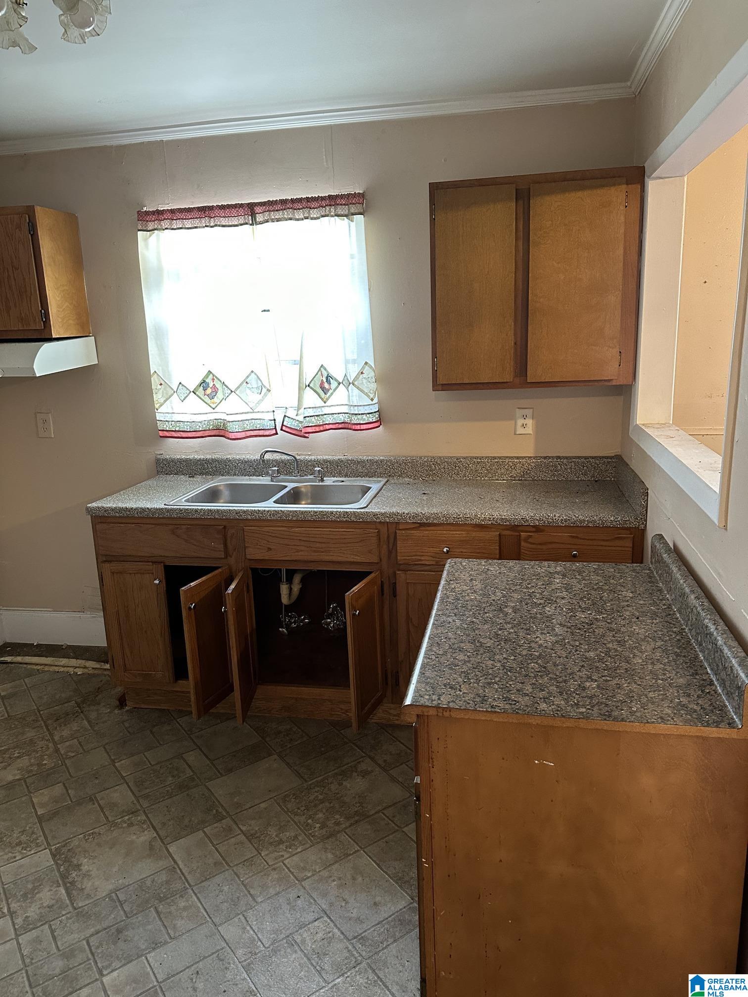 921 19th Street Southwest Birmingham, AL 35211 - Photo 2 of 19