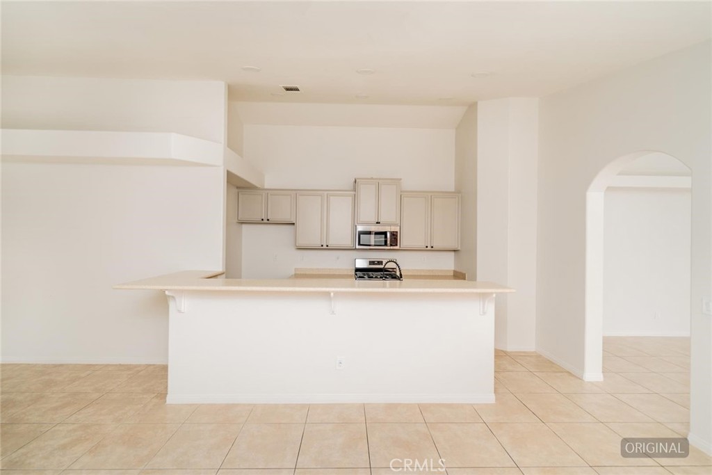 13645 Summit View Street Hesperia, CA 92344 - Photo 8 of 33