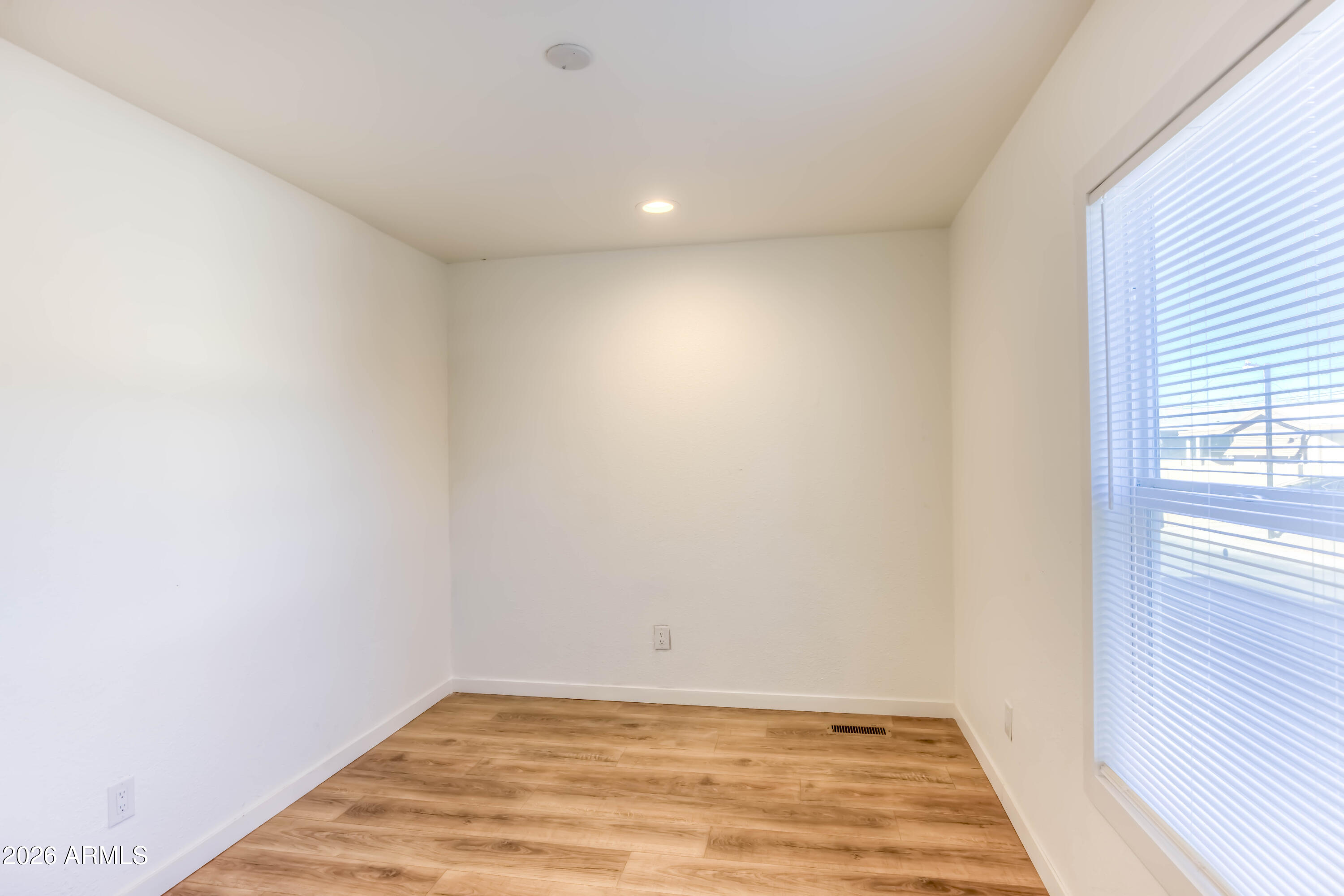 1325 West Silverlake Road, Unit 9 Tucson, AZ 85713 - Photo 12 of 29 a view of room