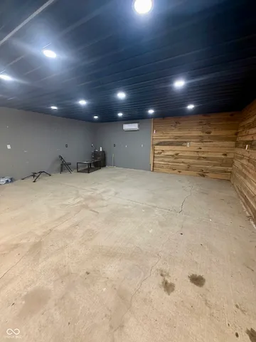 $352,000 | 660 East Bonebrake Road, Veedersburg, IN 47987