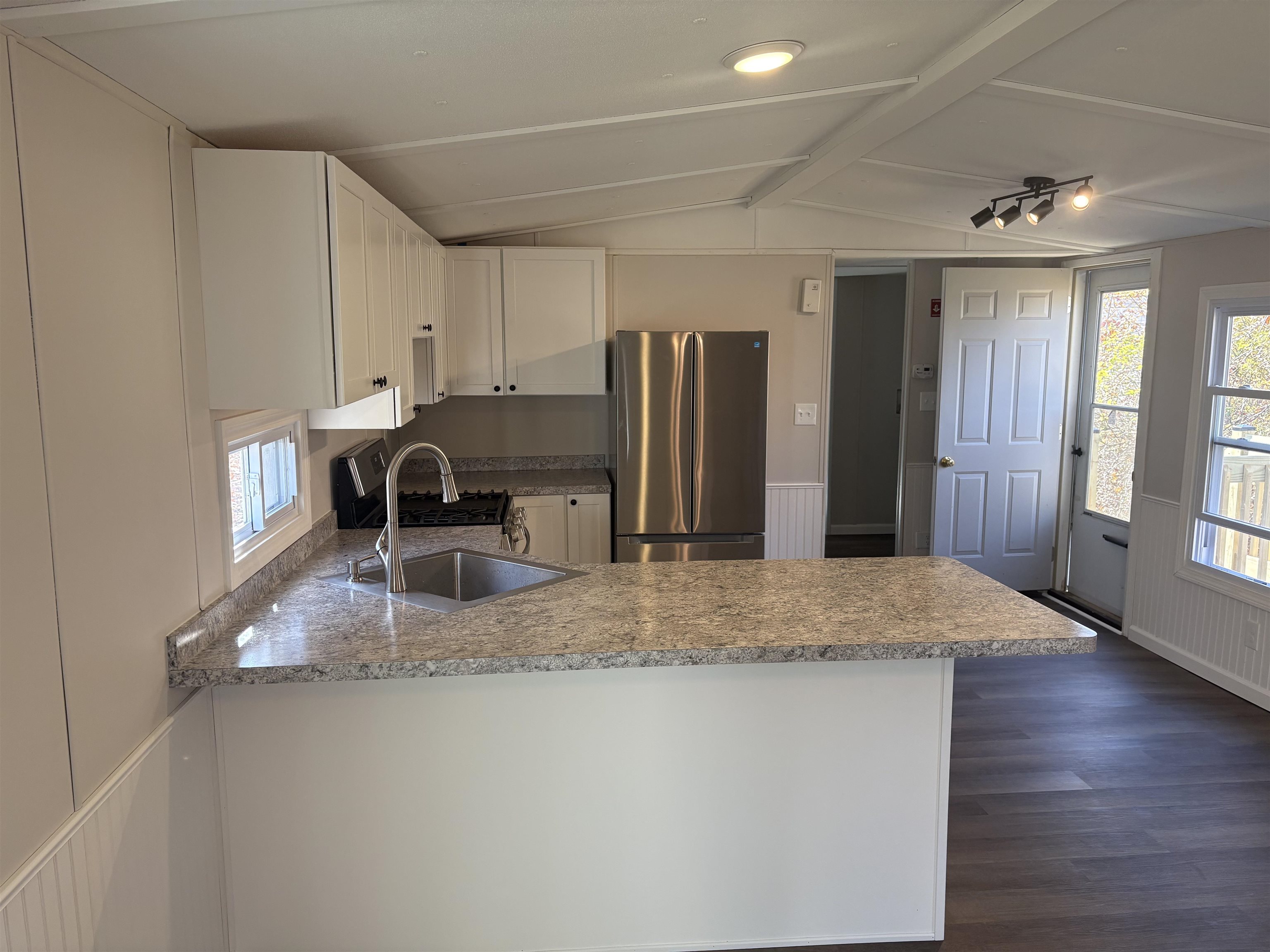 23 Cherry Street Exeter, NH 03833 - Photo 12 of 18