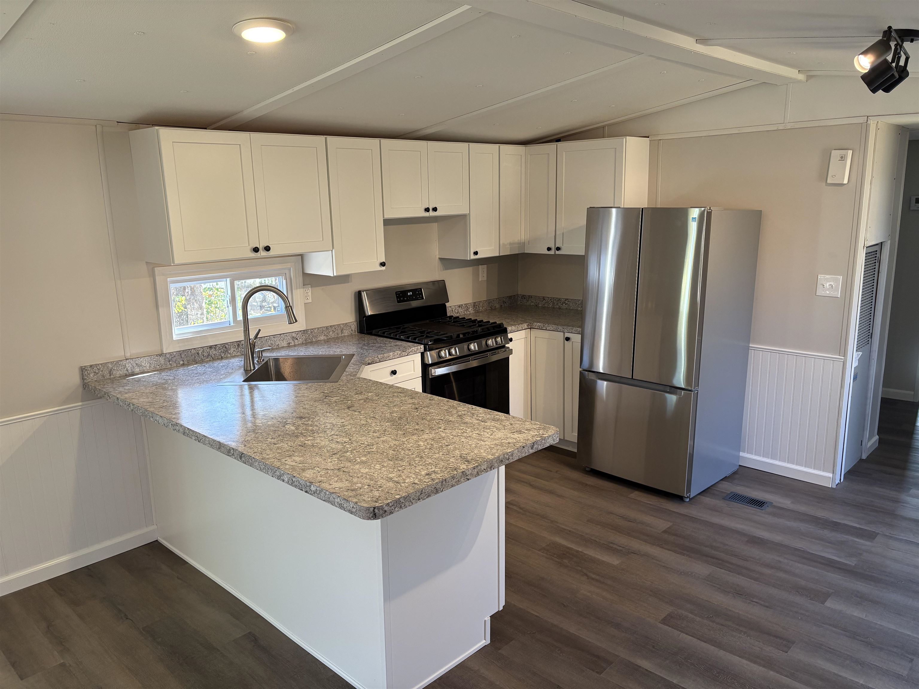 23 Cherry Street Exeter, NH 03833 - Photo 13 of 18