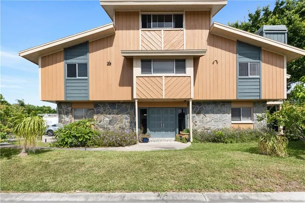 $4,350 | 17601 1st Street East, Redington Shores, FL 33708