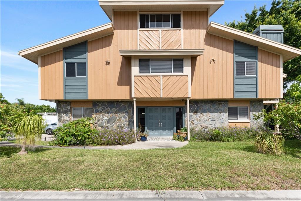 17601 1st Street East Redington Shores, FL 33708 - Photo 1 of 33