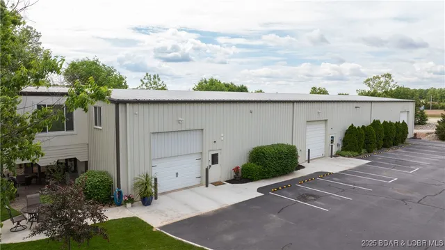 $1,950,000 | 2573 North Business Rte 5, Camdenton, MO 65020