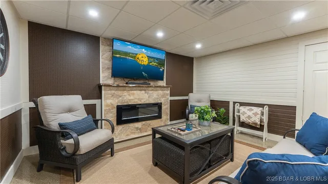 $1,950,000 | 2573 North Business Rte 5, Camdenton, MO 65020