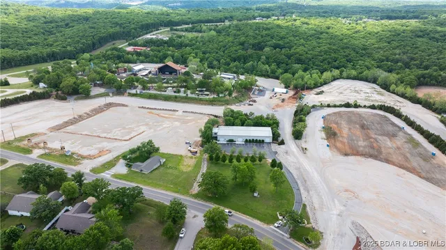 $1,950,000 | 2573 North Business Rte 5, Camdenton, MO 65020