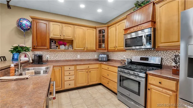 $1,950,000 | 2573 North Business Rte 5, Camdenton, MO 65020