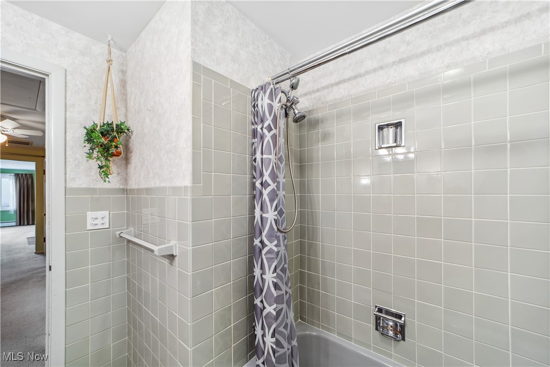 230 Fairfield Road Avon Lake, OH 44012 - Photo 26 of 40 Full bathroom on the first floor