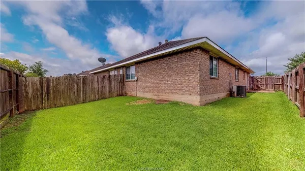 $1,700 | 3746 Oldenburg Lane, College Station, TX 77845