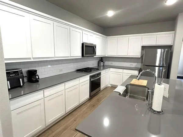 $2,550 | 4913 Pebblewood Drive, McKinney, TX 75071